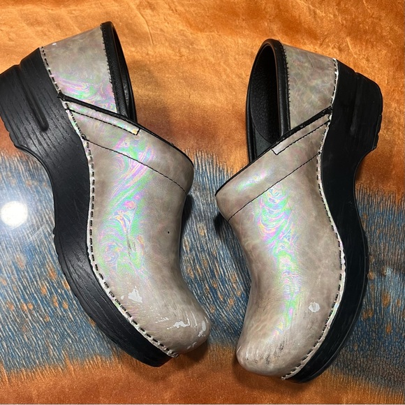Dansko Iridescent Pearlized Clogs size 38 white Pearl - Picture 4 of 12